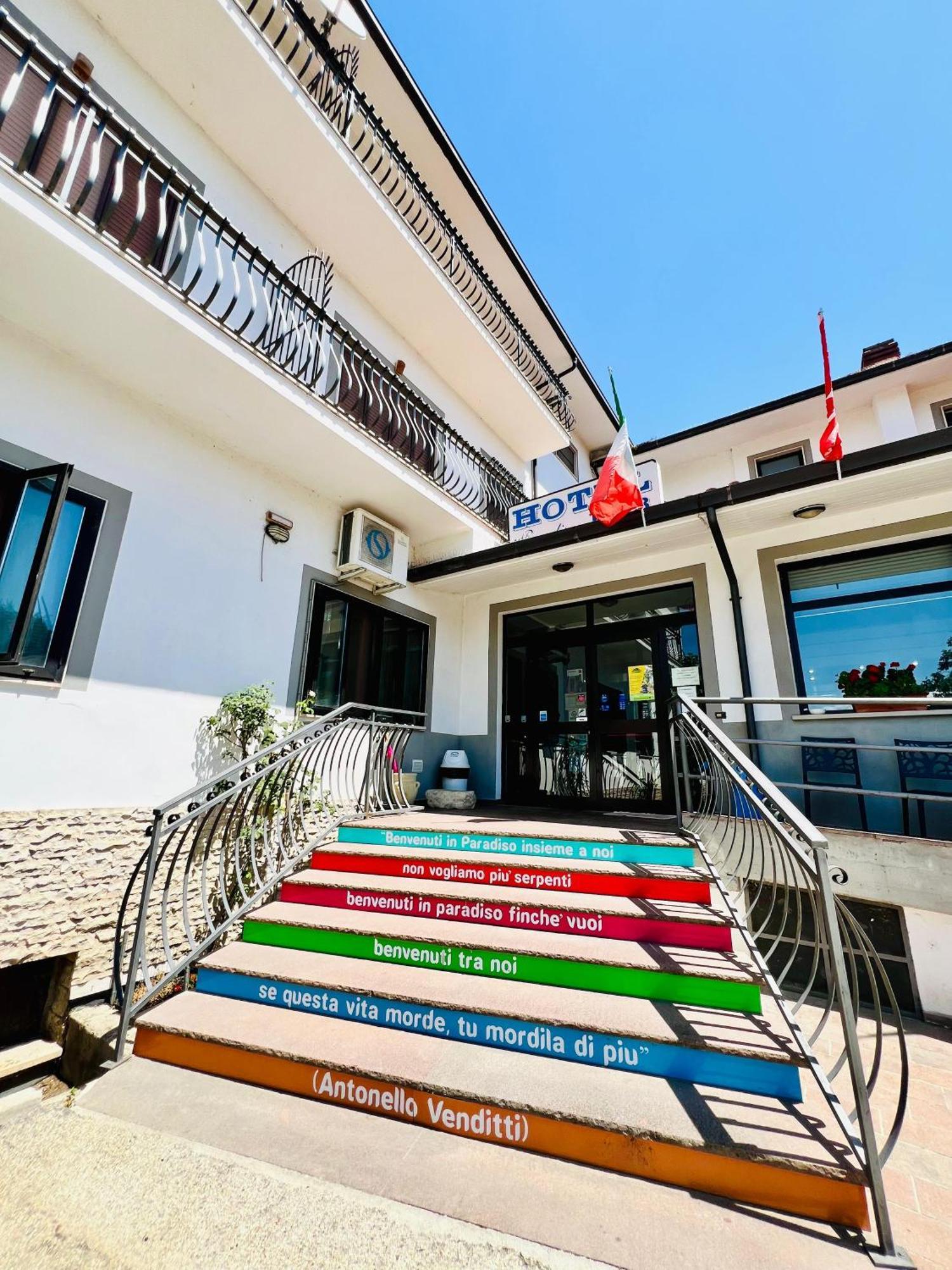 Hotel Paradiso Celano Exterior foto